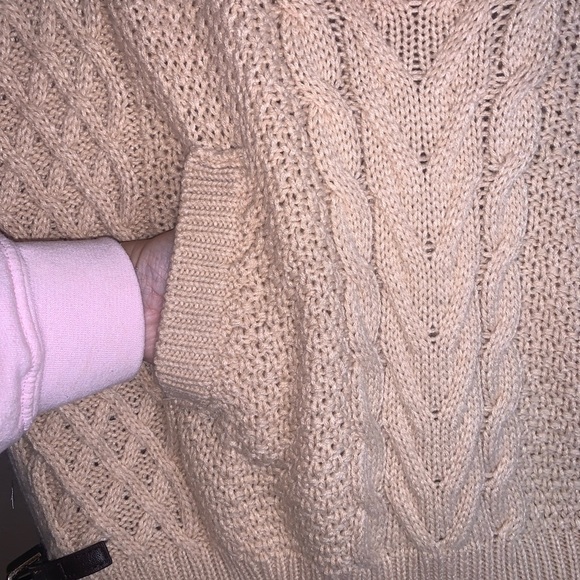 Saks Fifth Avenue sweater, Women’s L $40 - Picture 4 of 7